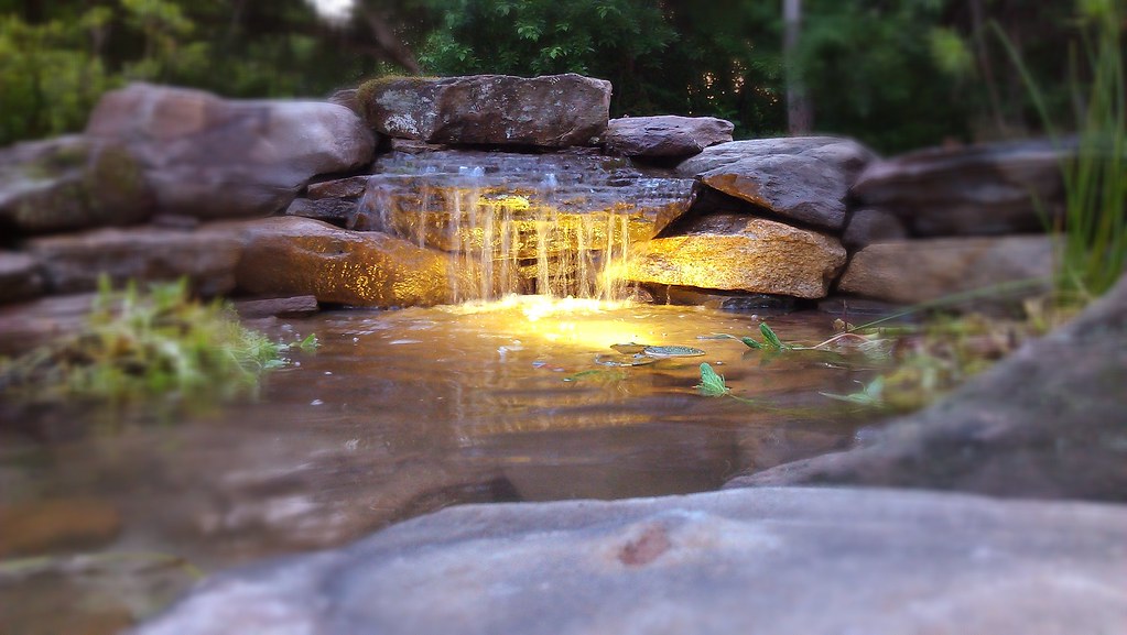 Professional Backyard pond building and pond services by Pondscapes Maryland