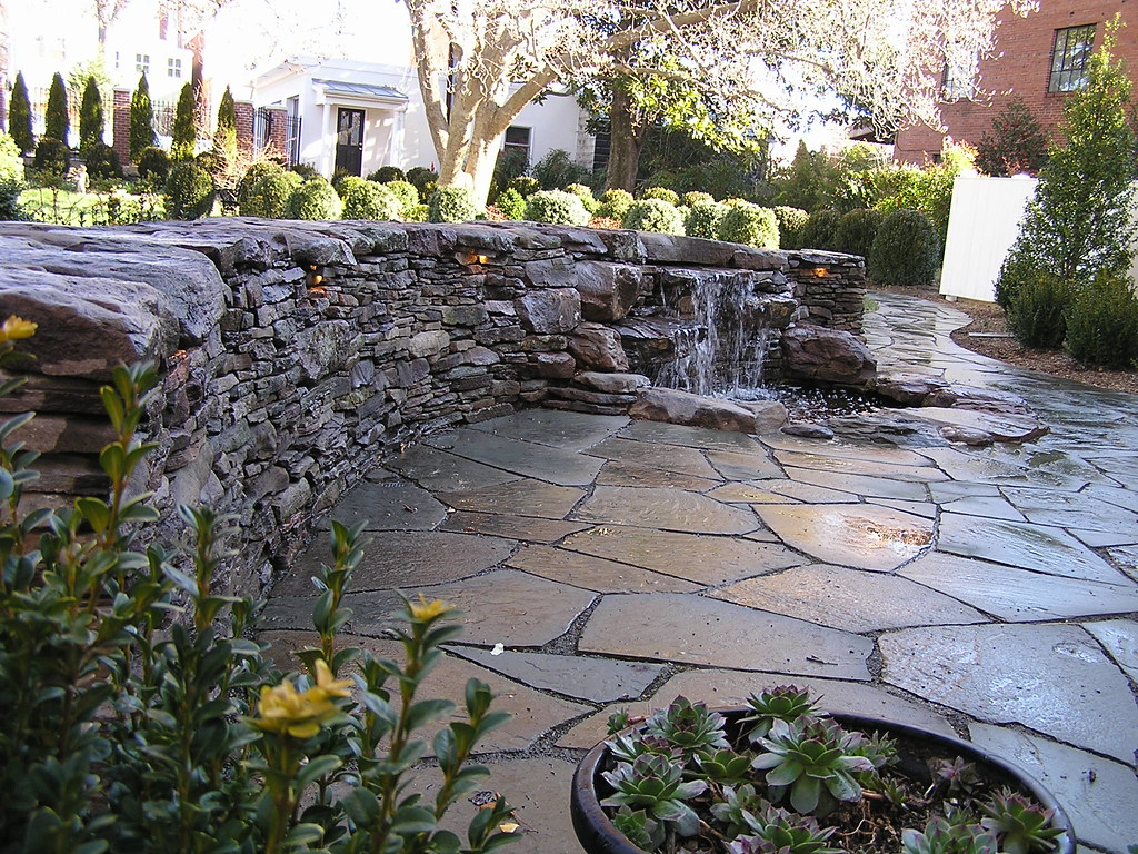 Professional Backyard pond building and pond services by Pondscapes Maryland