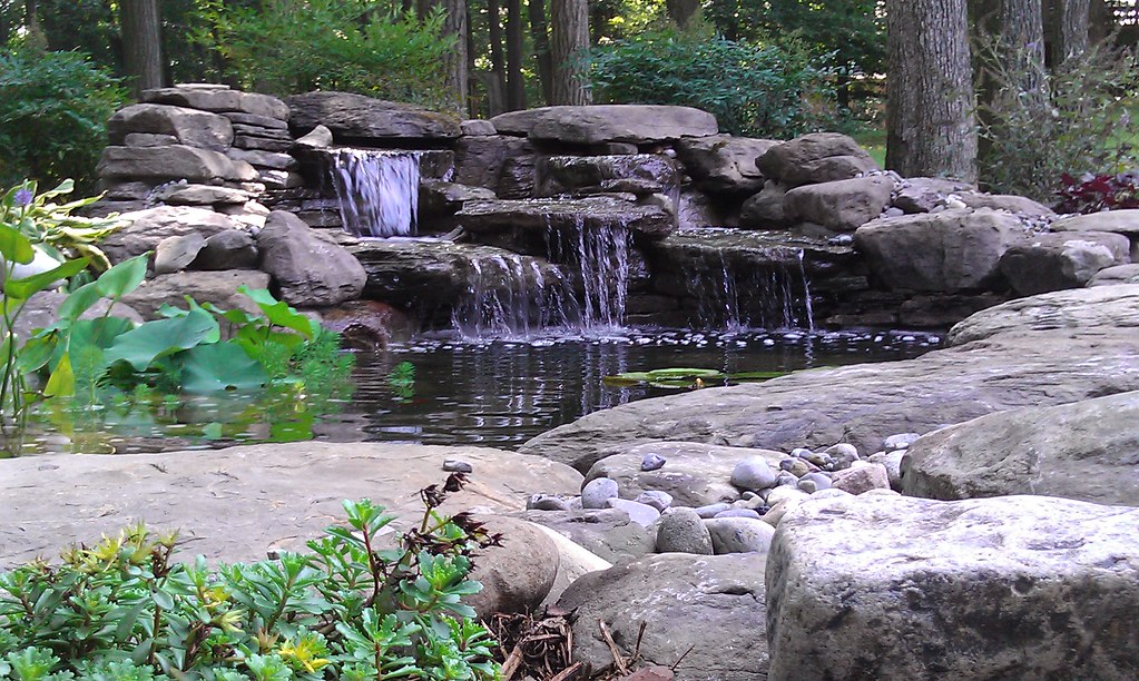 Professional Backyard pond building and pond services by Pondscapes Maryland